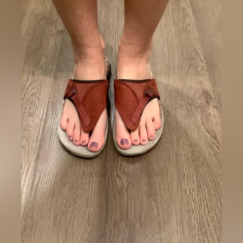 Merrell Women's Rust Orange Suede Thong Sandals - Picture 8 of 11